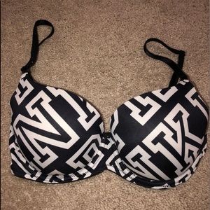 Victorias Secret PINK 32D Lightly Lined Bra